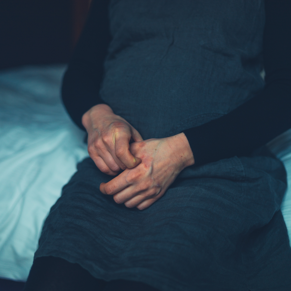 Natural Eczema Relief: Skin Barrier Repair Using Black Seed Oil & Honey